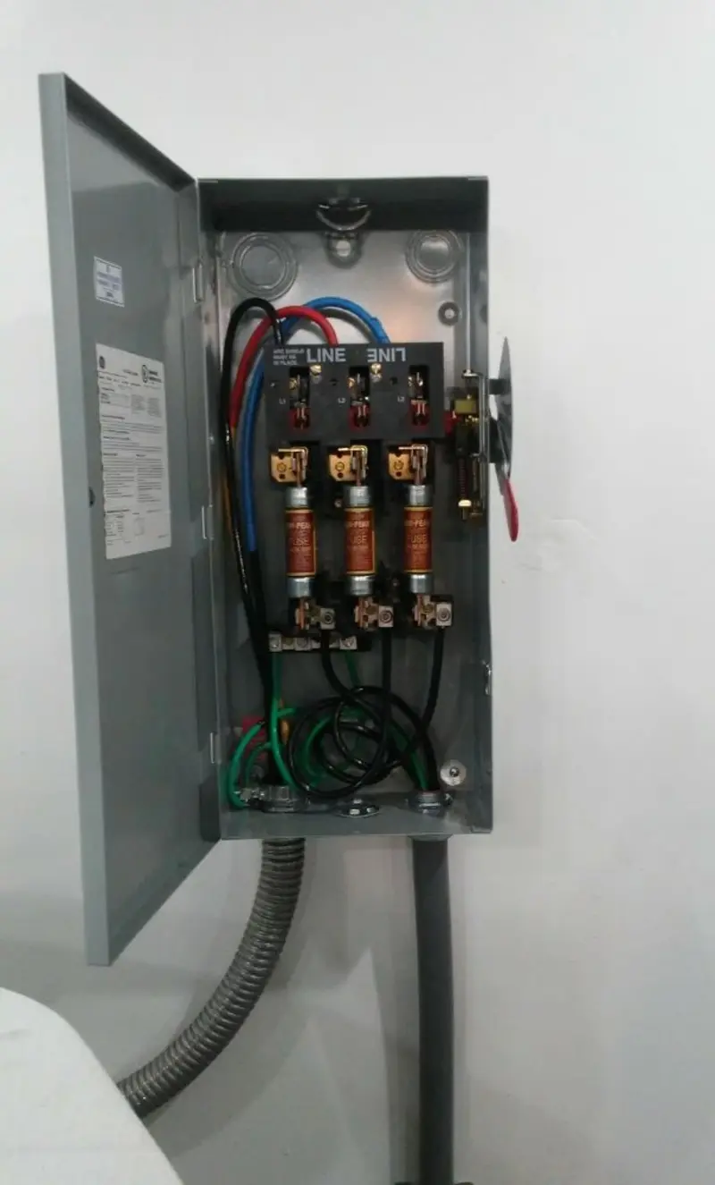 Three-phase disconnect switch installed for Smoke Detector Installation in Bermuda Run